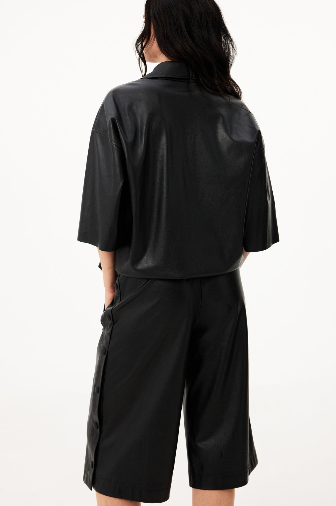 Faux leather bermudas