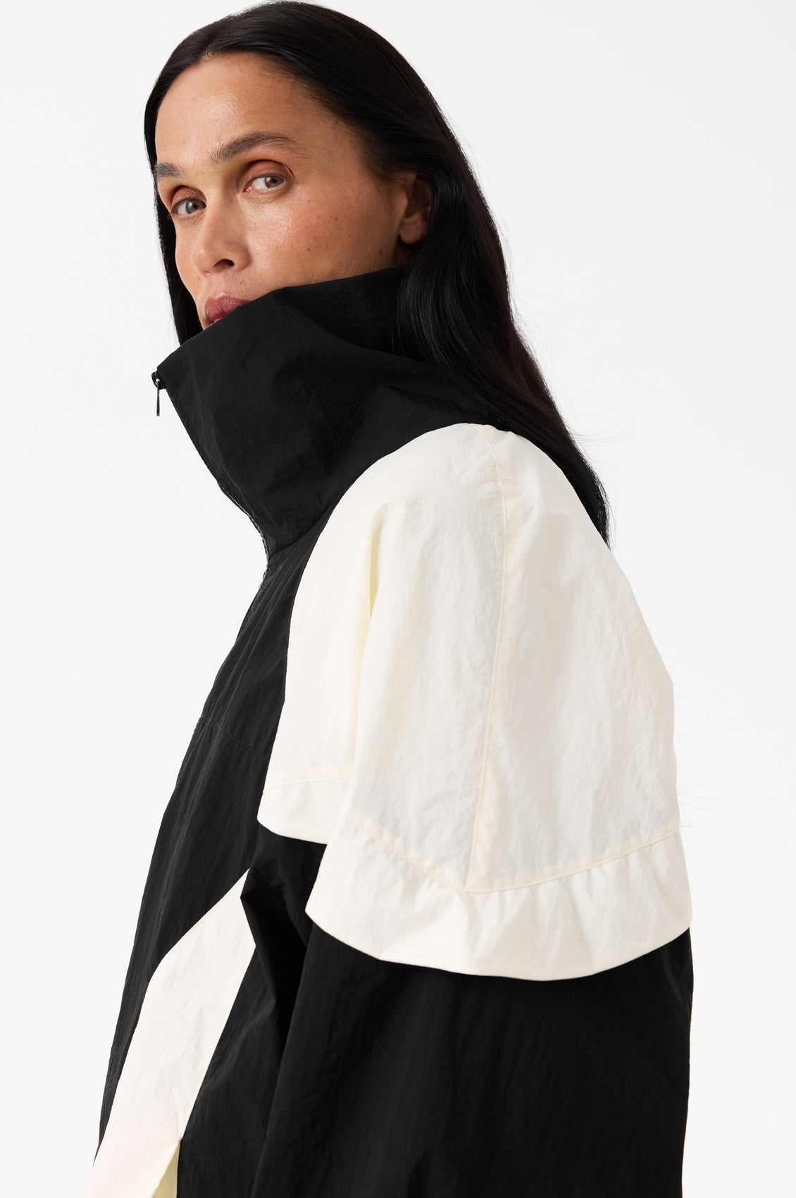 Black-cream windbreaker